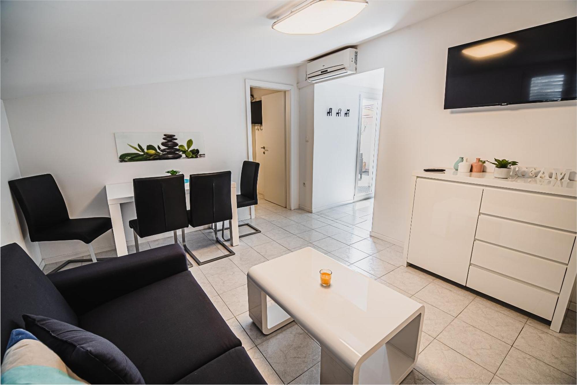 Downtown Park Apartments With Balcony Vodice Quarto foto