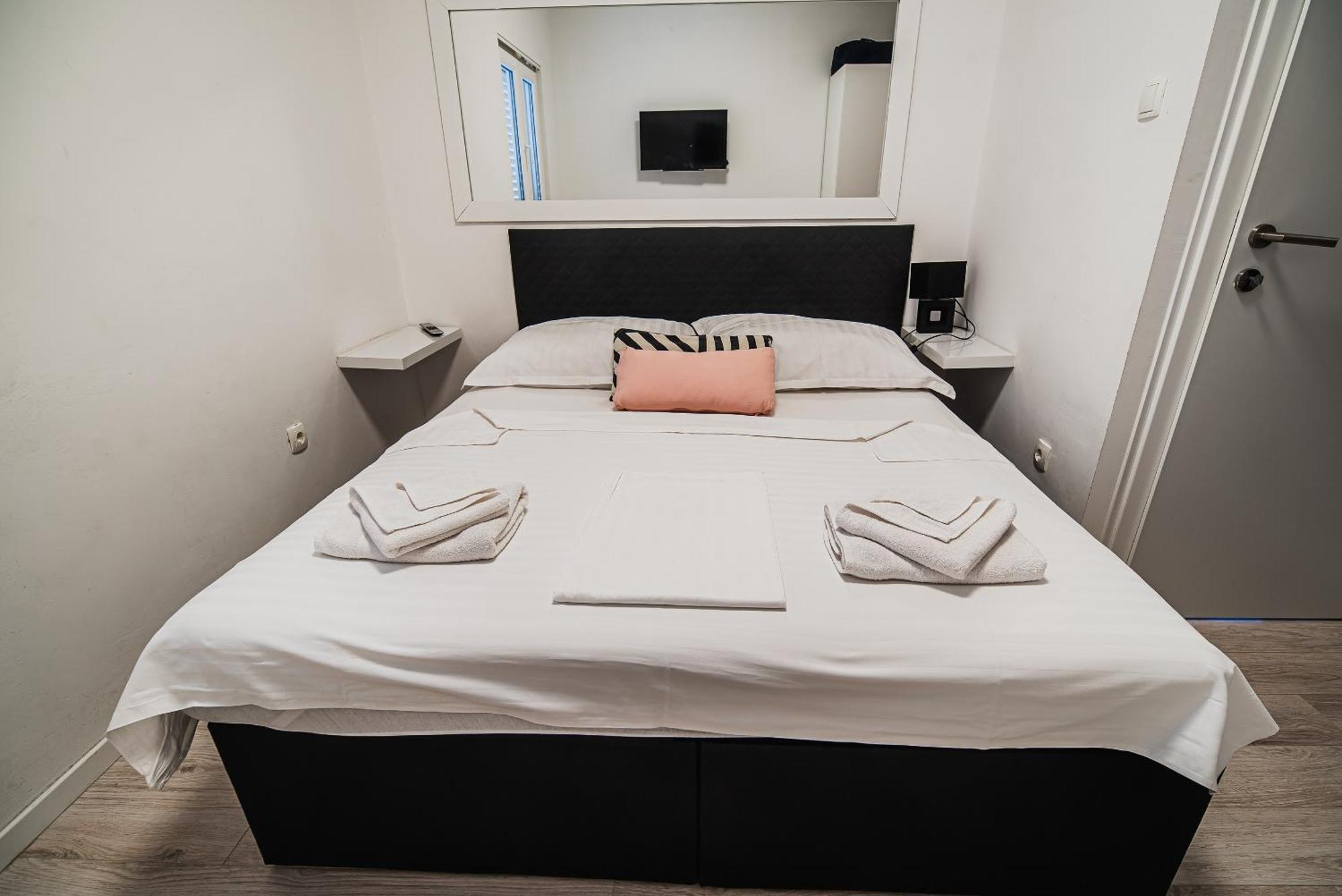 Downtown Park Apartments With Balcony Vodice Quarto foto