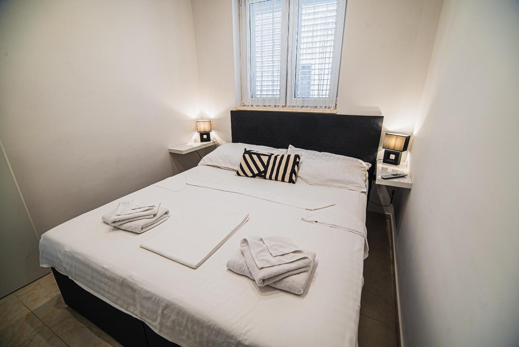 Downtown Park Apartments With Balcony Vodice Quarto foto