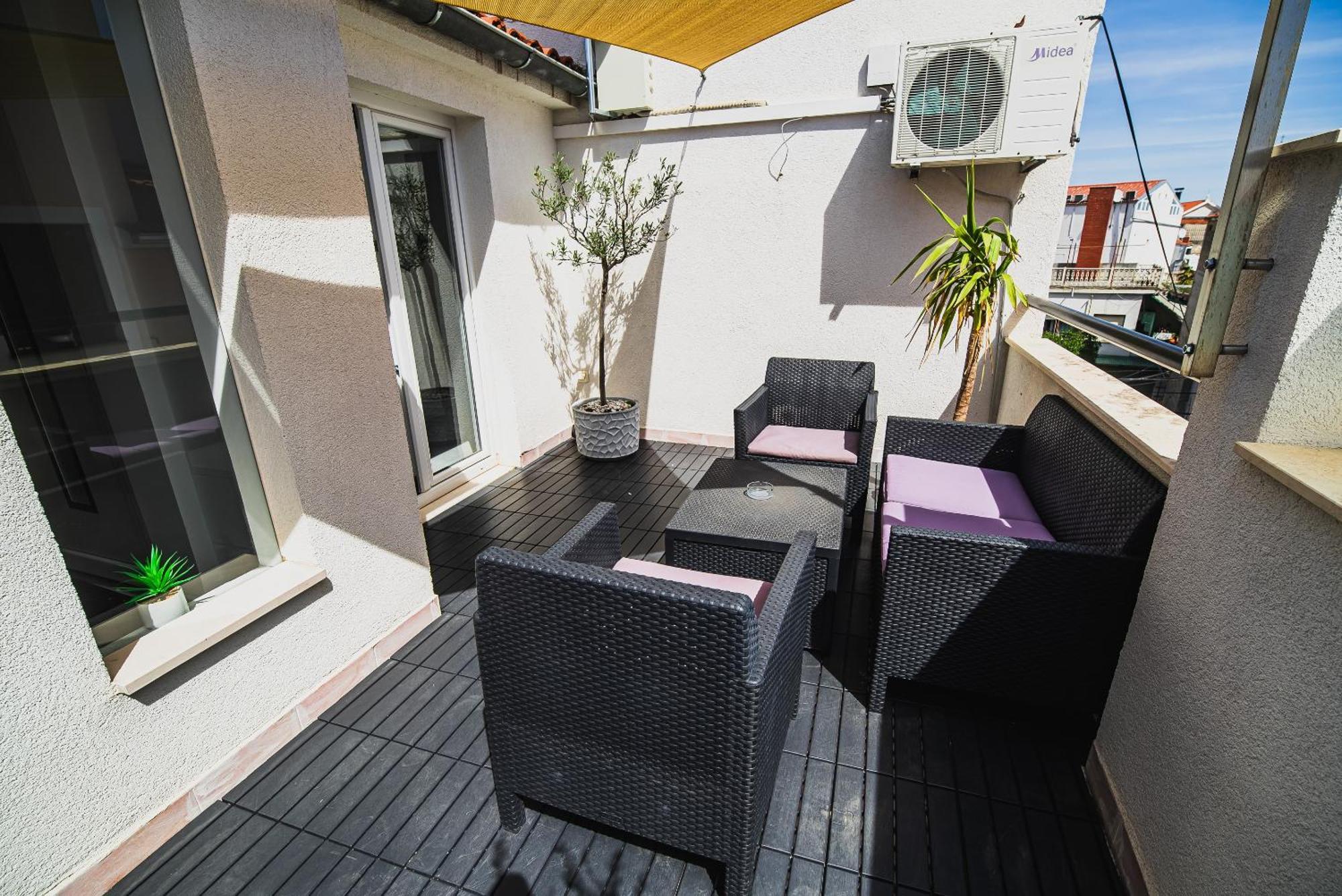 Downtown Park Apartments With Balcony Vodice Quarto foto