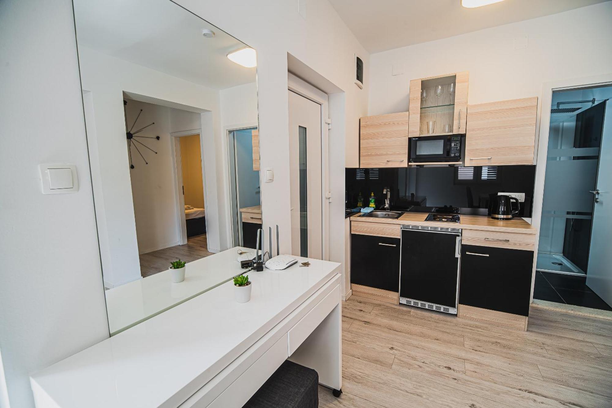 Downtown Park Apartments With Balcony Vodice Quarto foto