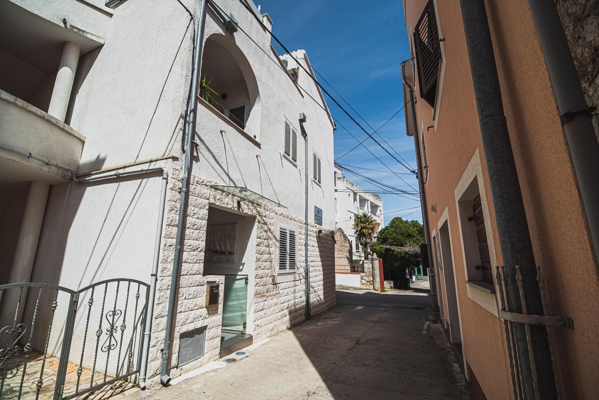 Downtown Park Apartments With Balcony Vodice Quarto foto